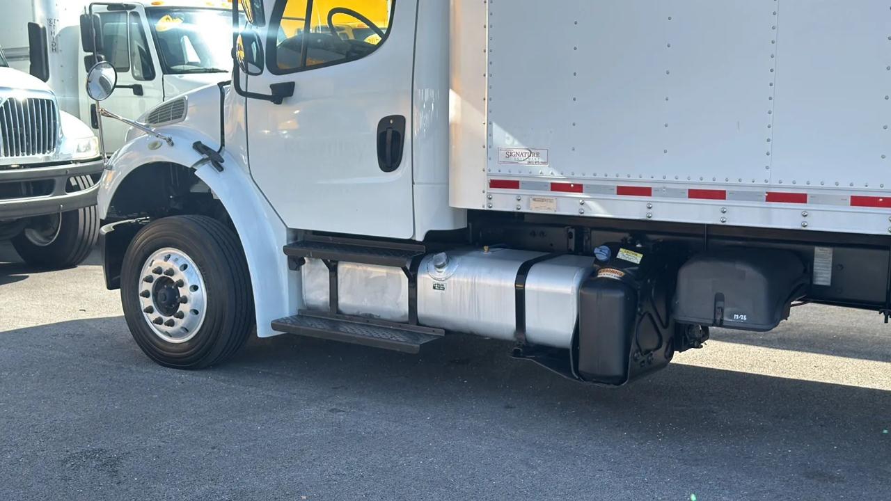 Freightliner M2 106 Medium Duty  2017