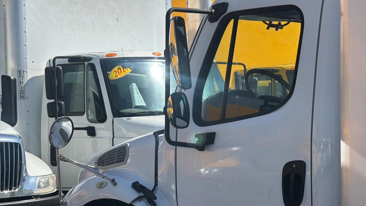 Freightliner M2 106 Medium Duty  2017