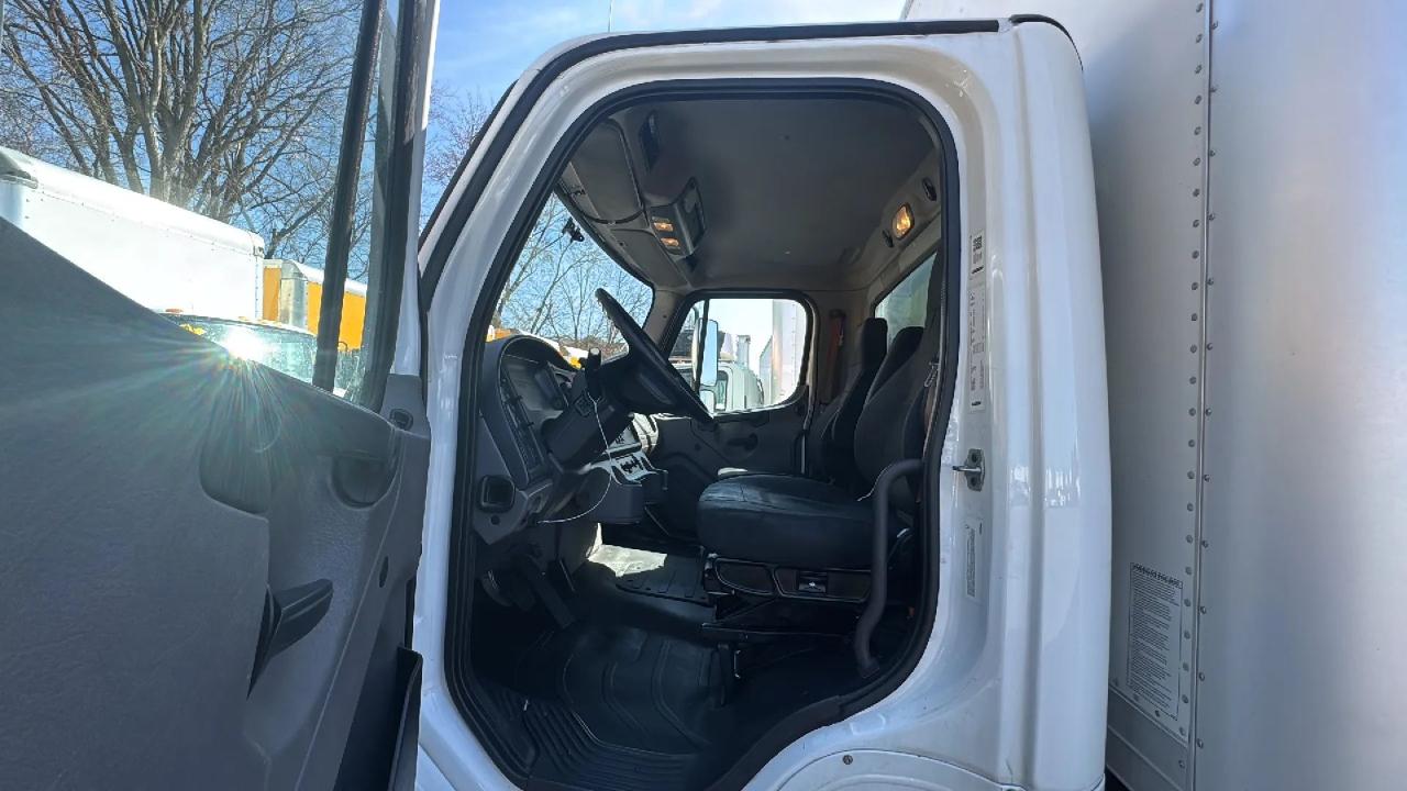 Freightliner M2 106 Medium Duty  2017