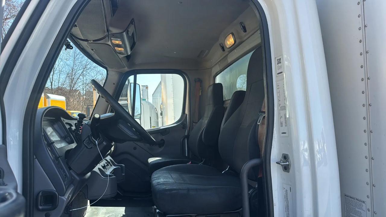 Freightliner M2 106 Medium Duty  2017