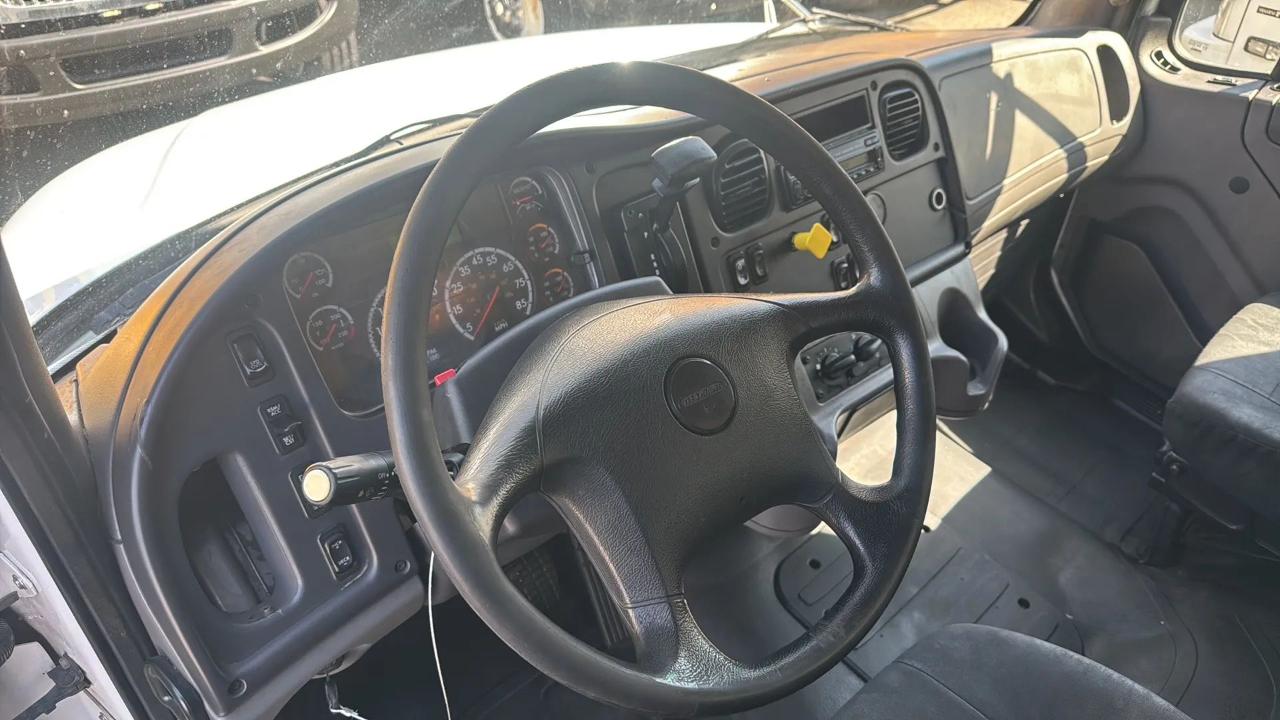 Freightliner M2 106 Medium Duty  2017