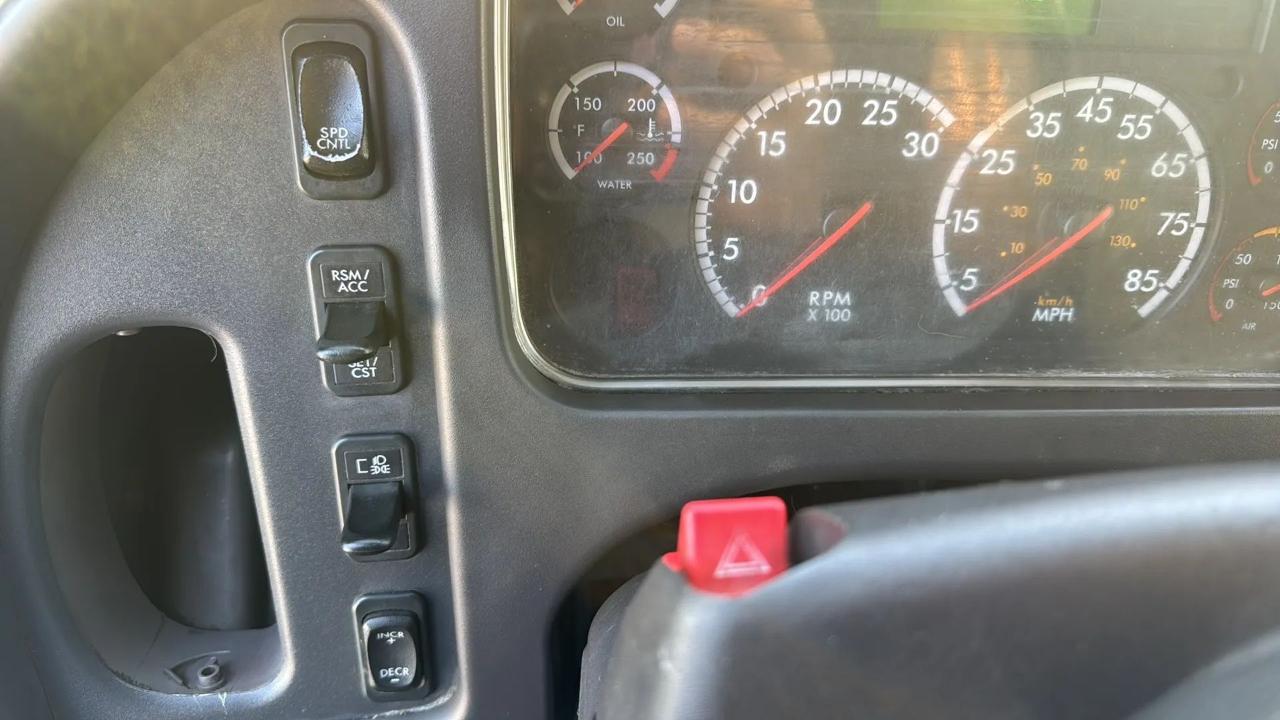 Freightliner M2 106 Medium Duty  2017