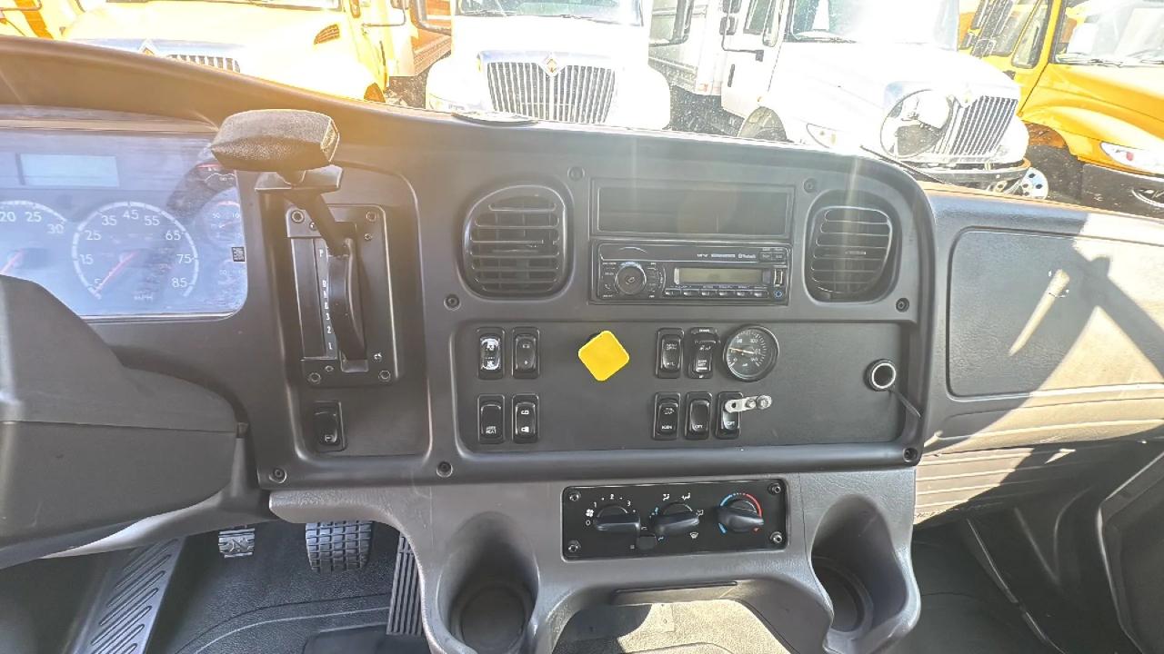 Freightliner M2 106 Medium Duty  2017