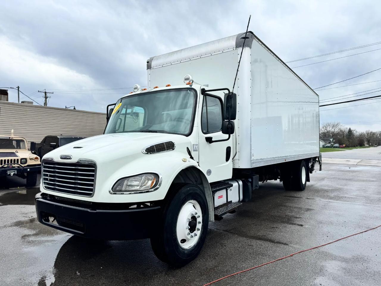 Freightliner M2 106  2019