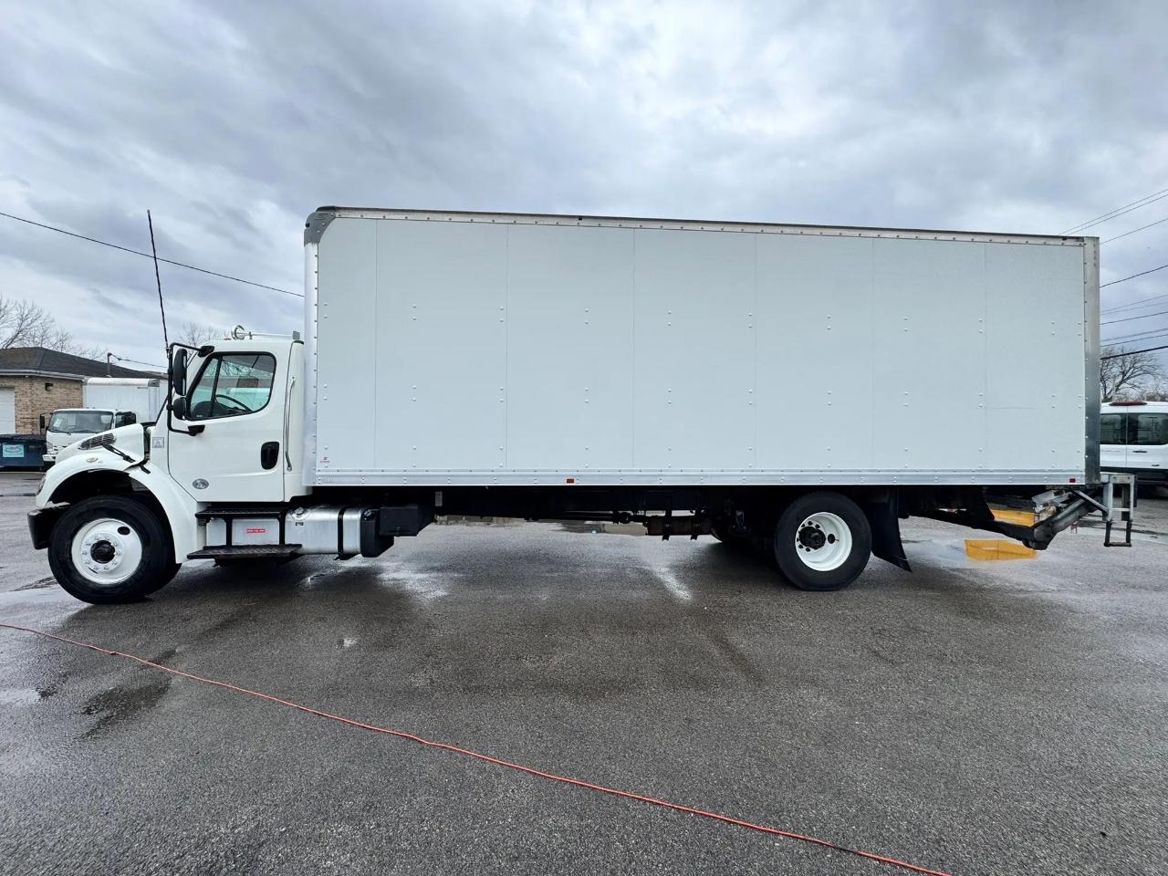 Freightliner M2 106  2019