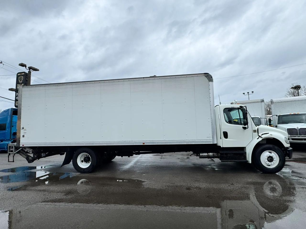 Freightliner M2 106  2019