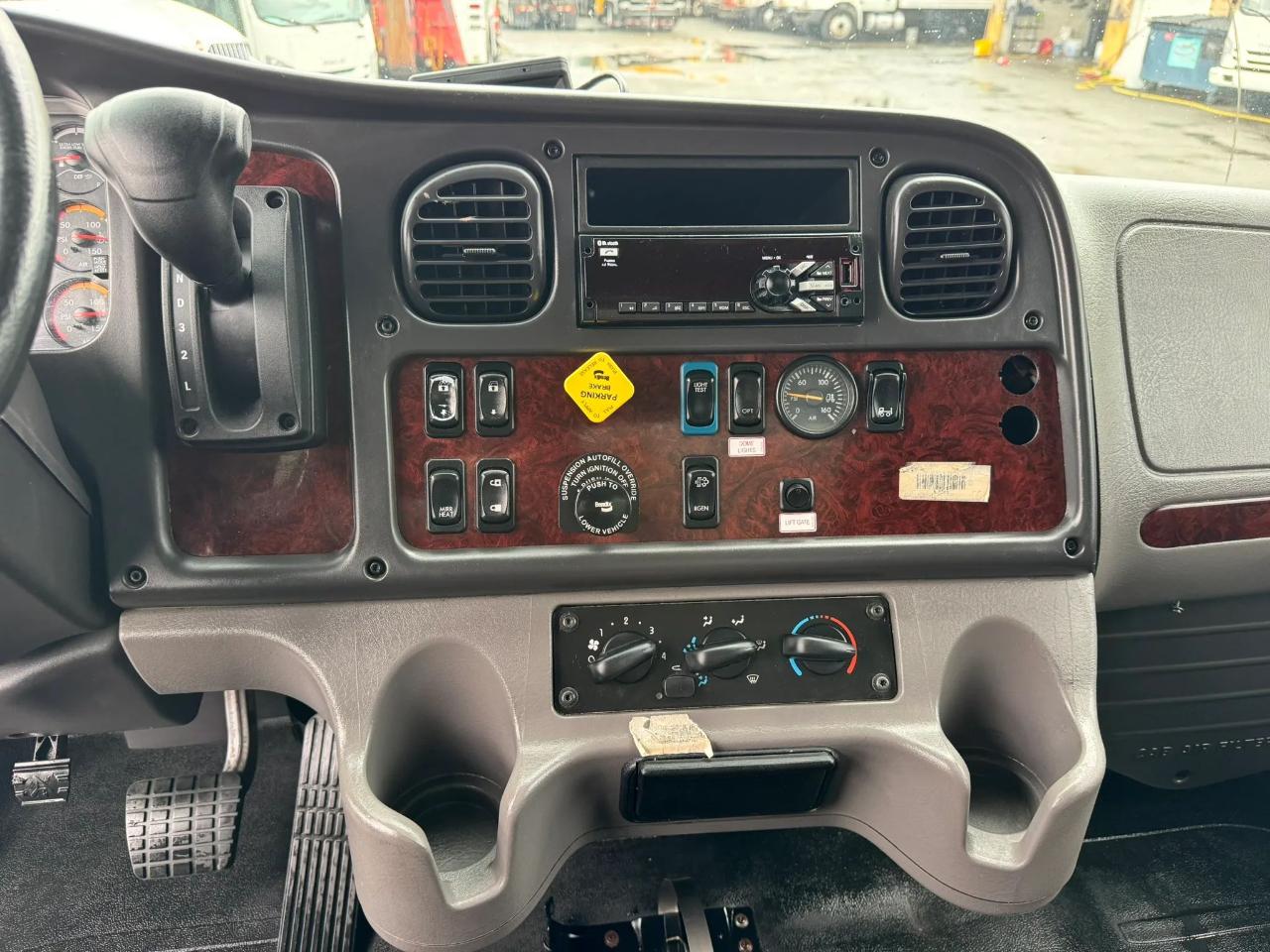 Freightliner M2 106  2019