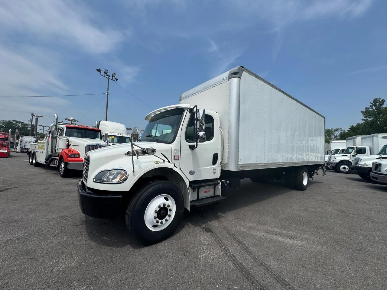 Freightliner M2 106  2018
