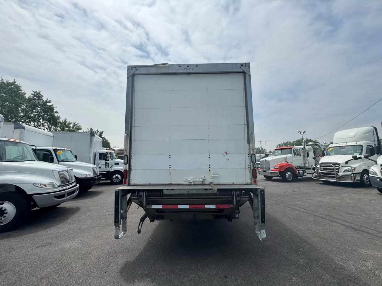 Freightliner M2 106  2018