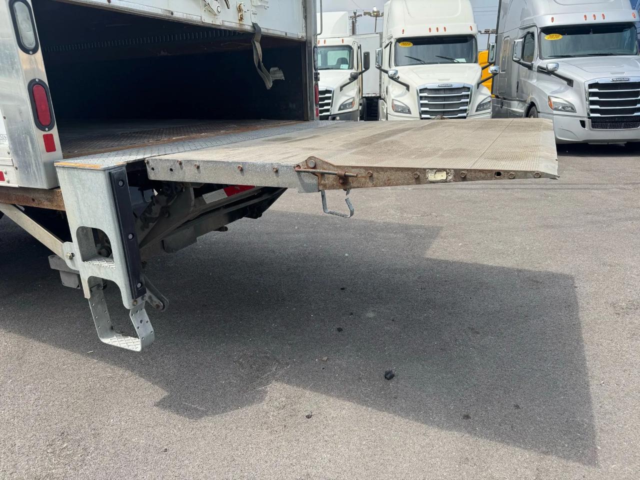 Freightliner M2 106  2018
