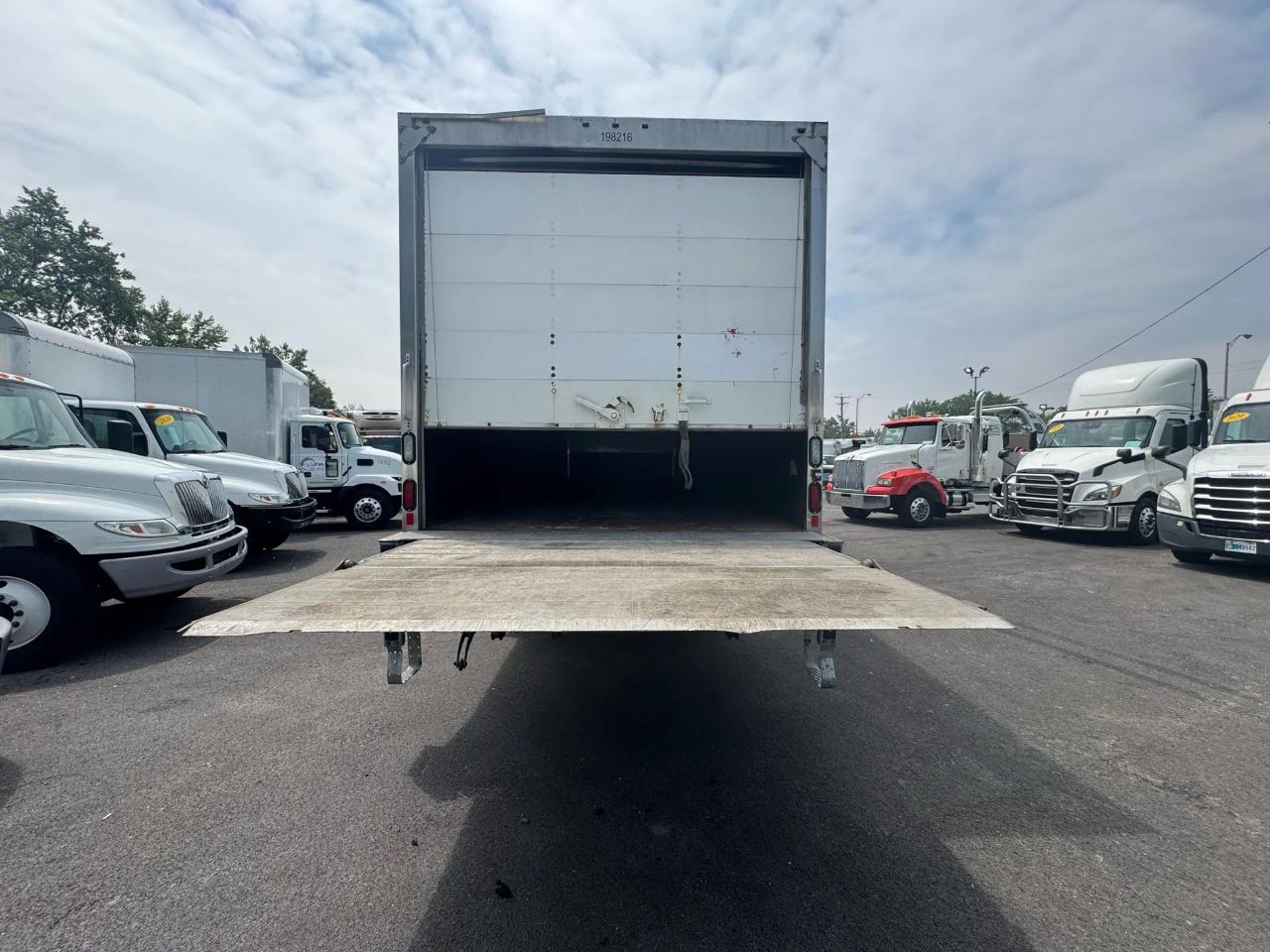 Freightliner M2 106  2018
