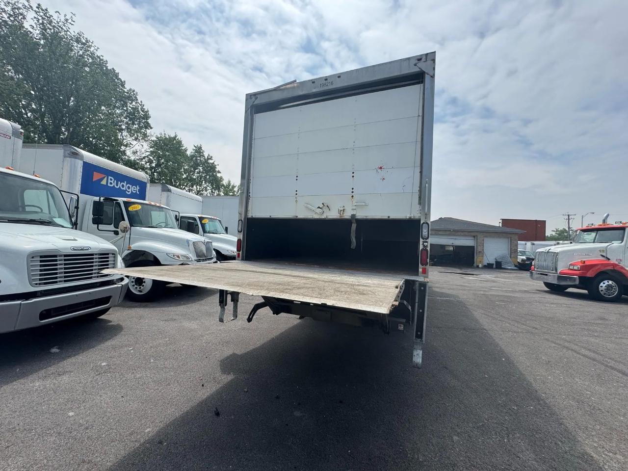 Freightliner M2 106  2018