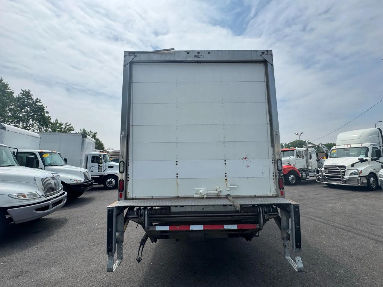 Freightliner M2 106  2018