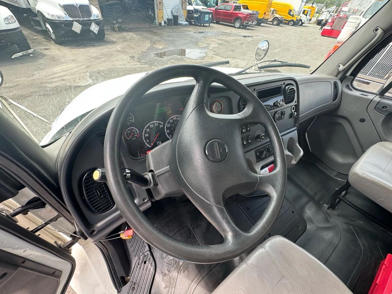 Freightliner M2 106  2018