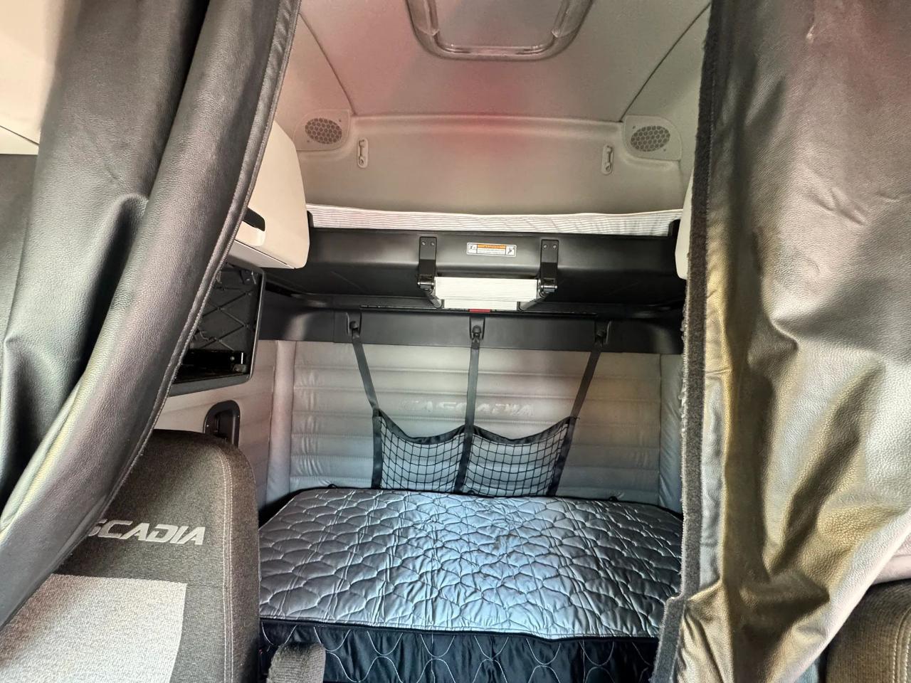 Freightliner Cascadia  2023