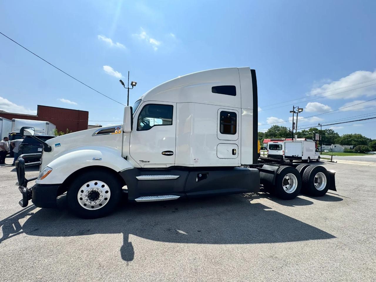 Kenworth 310  2022