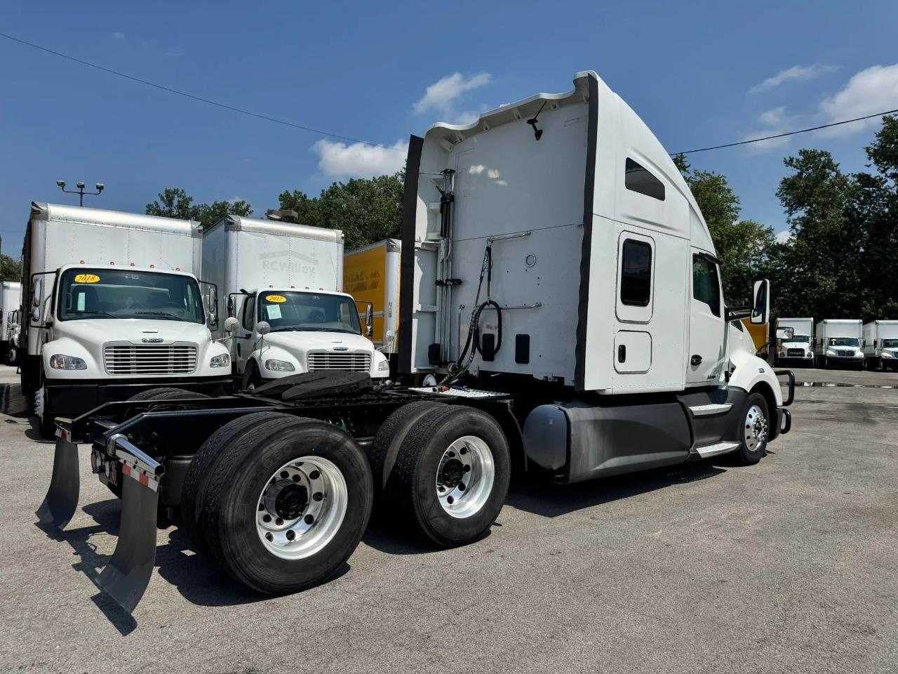 Kenworth 310  2022
