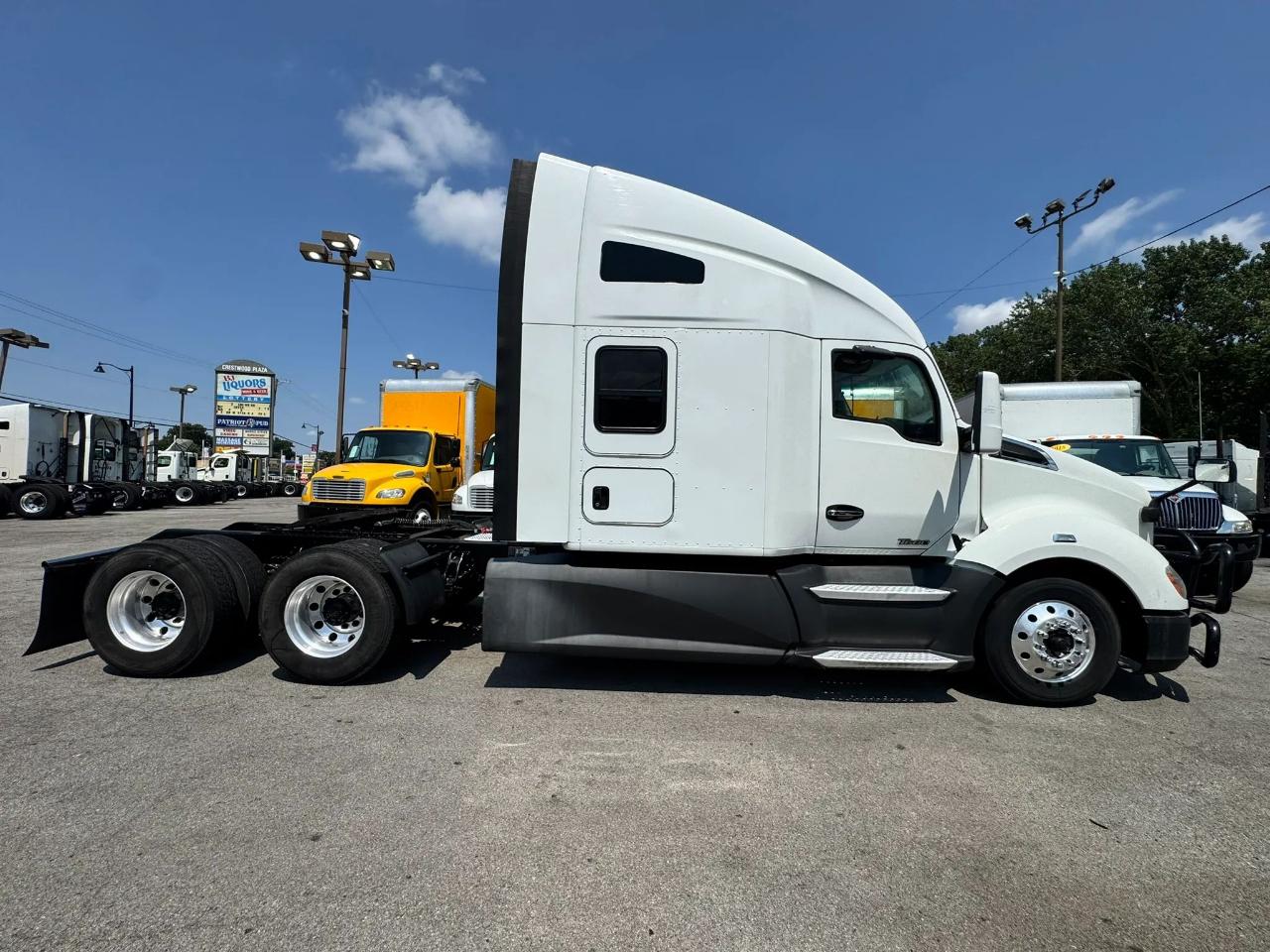 Kenworth 310  2022