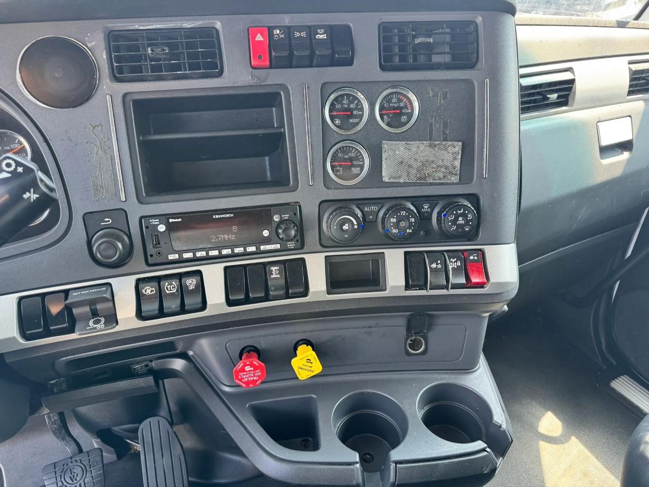 Kenworth 310  2022