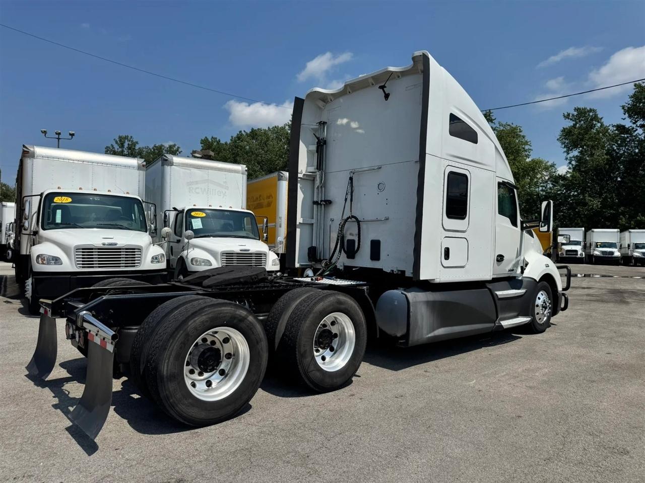 Kenworth 310  2022