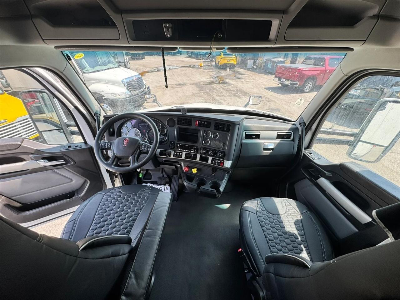 Kenworth 310  2022