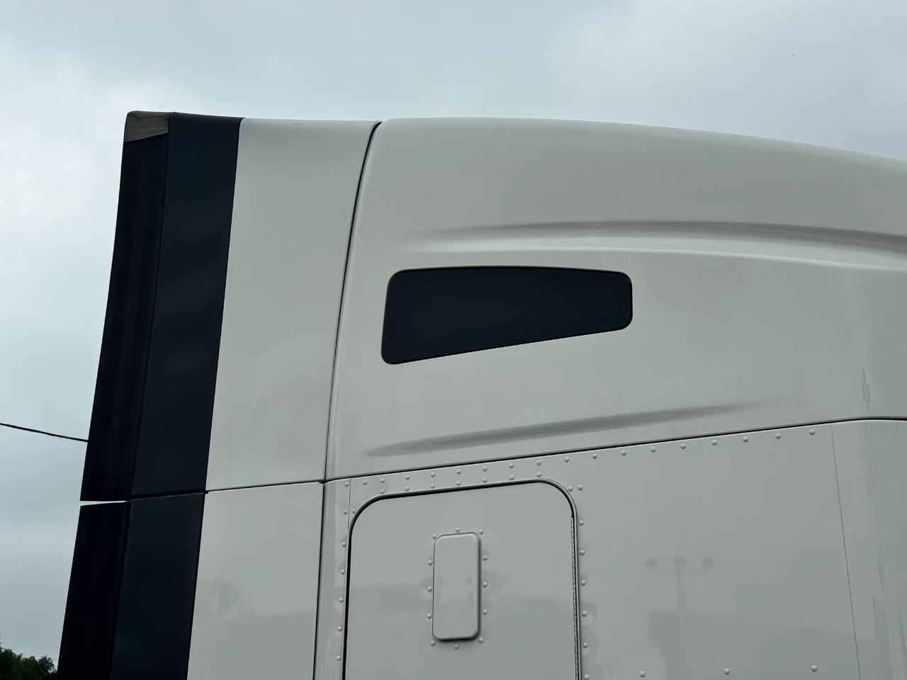 Kenworth T680  2023