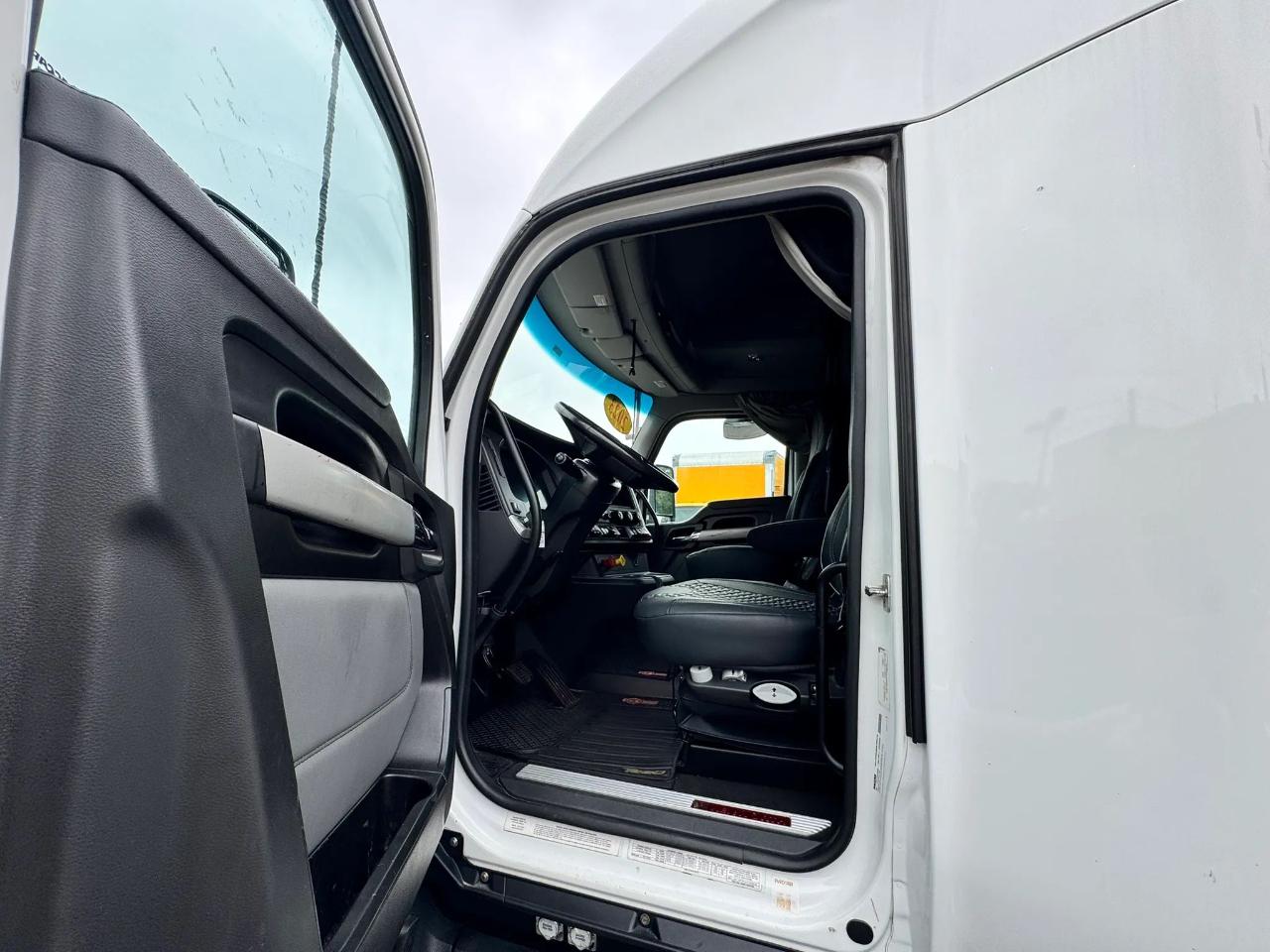 Kenworth T680  2023