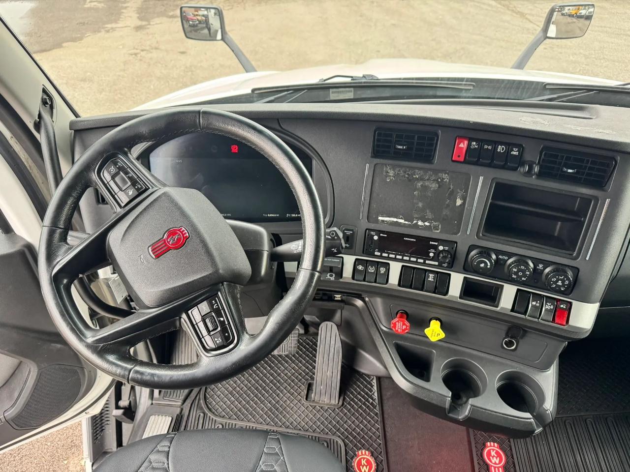 Kenworth T680  2023