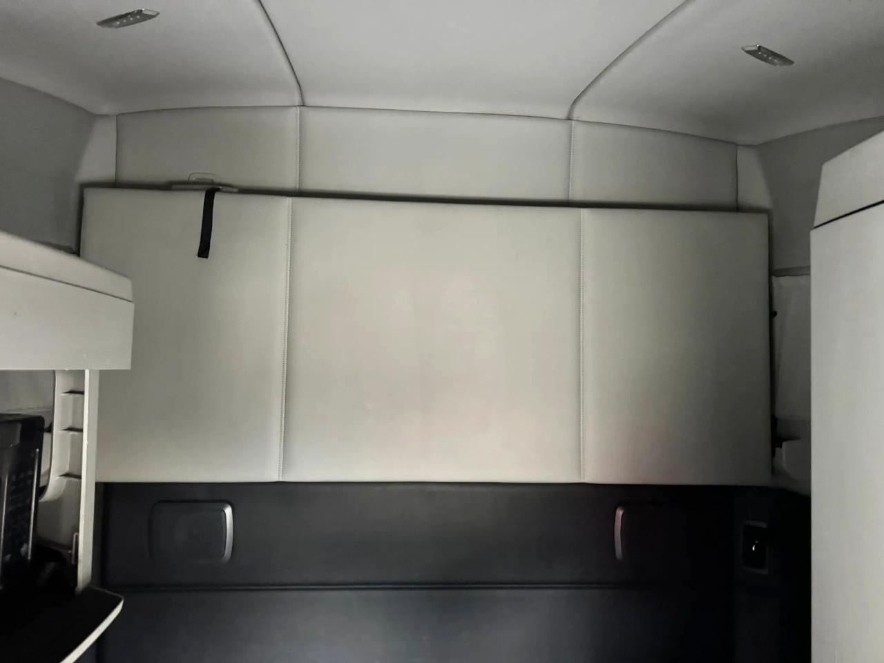 Kenworth T680  2023