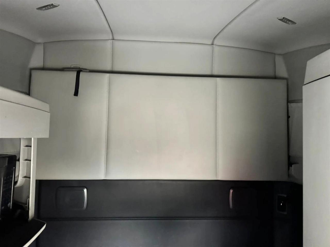 Kenworth T680  2023