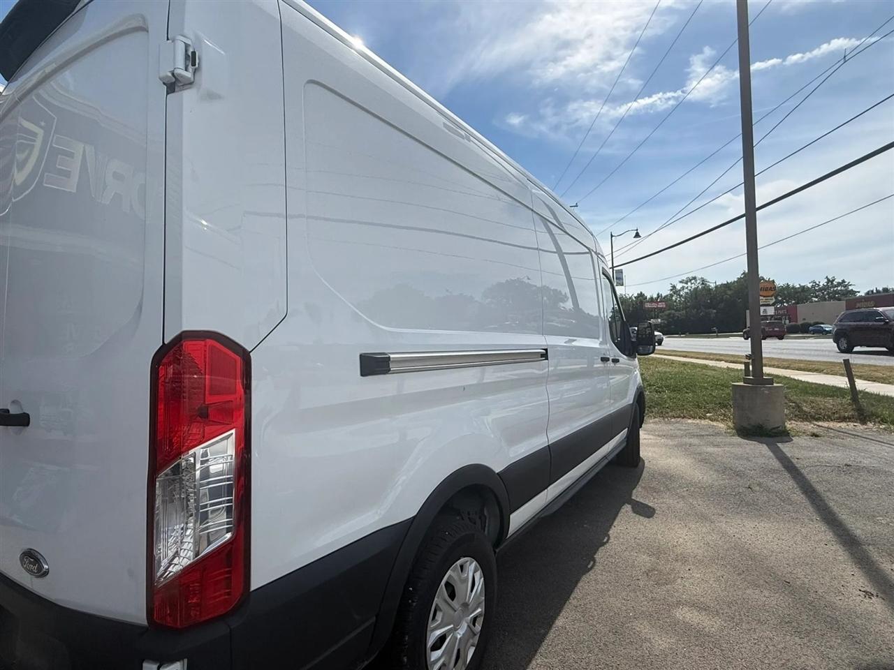Ford Transit 350 Van Low Roof w/Sliding Pass. 130-in. WB 2023