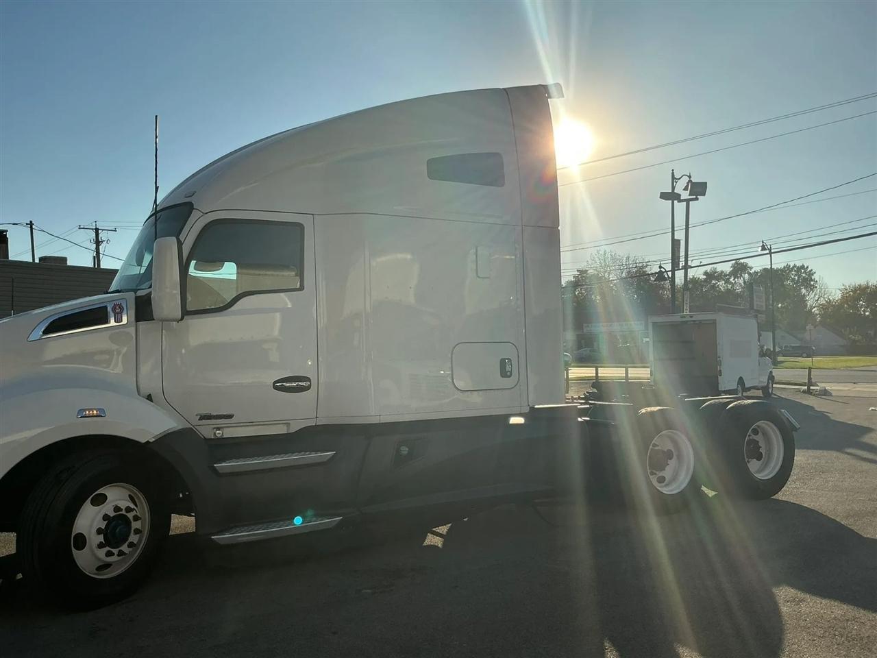 Kenworth 310  2022