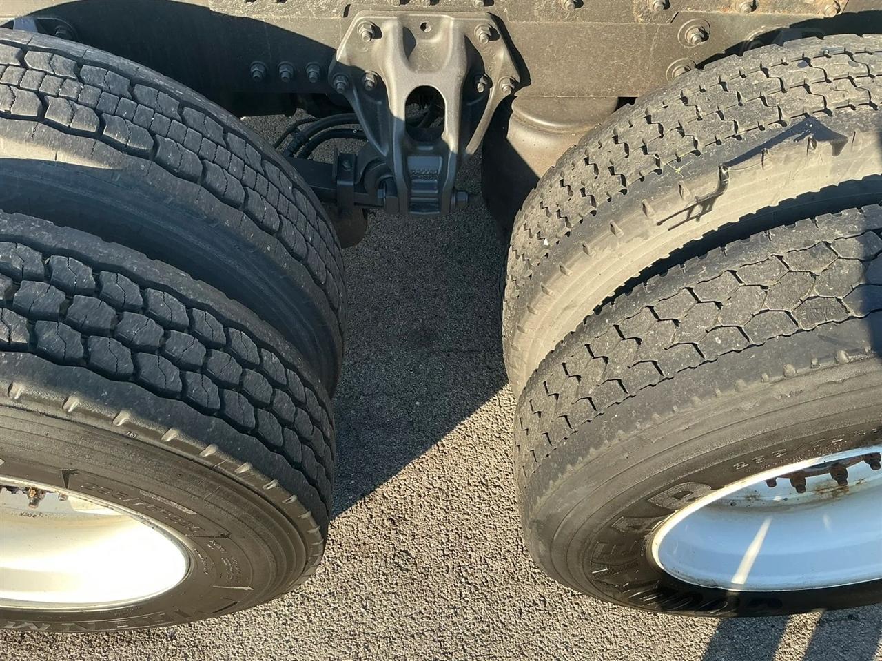 Kenworth 310  2022