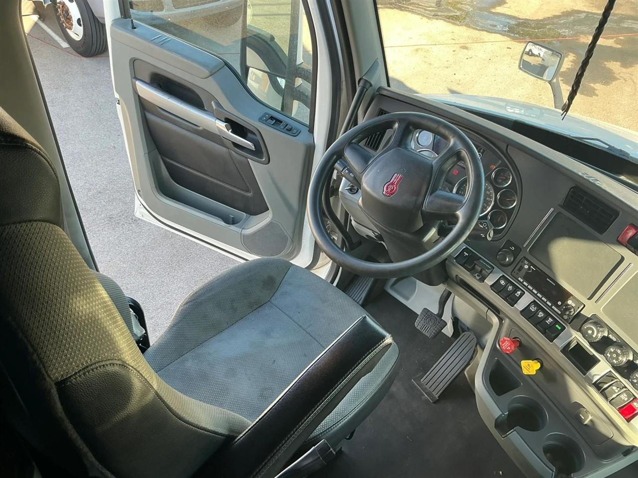 Kenworth 310  2022