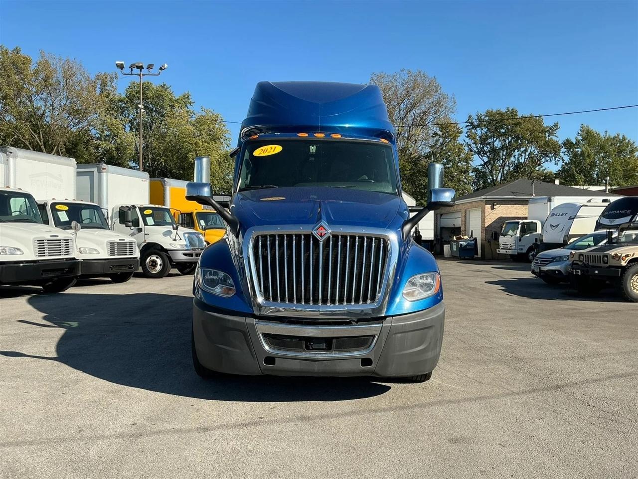 International LT62F  2021