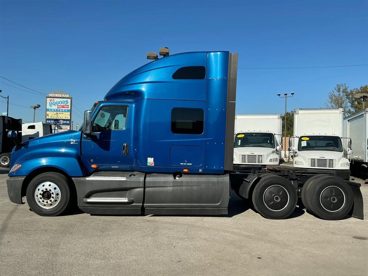 International LT62F  2021