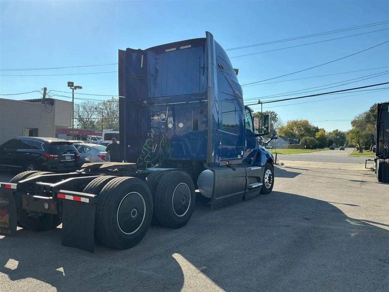 International LT62F  2021