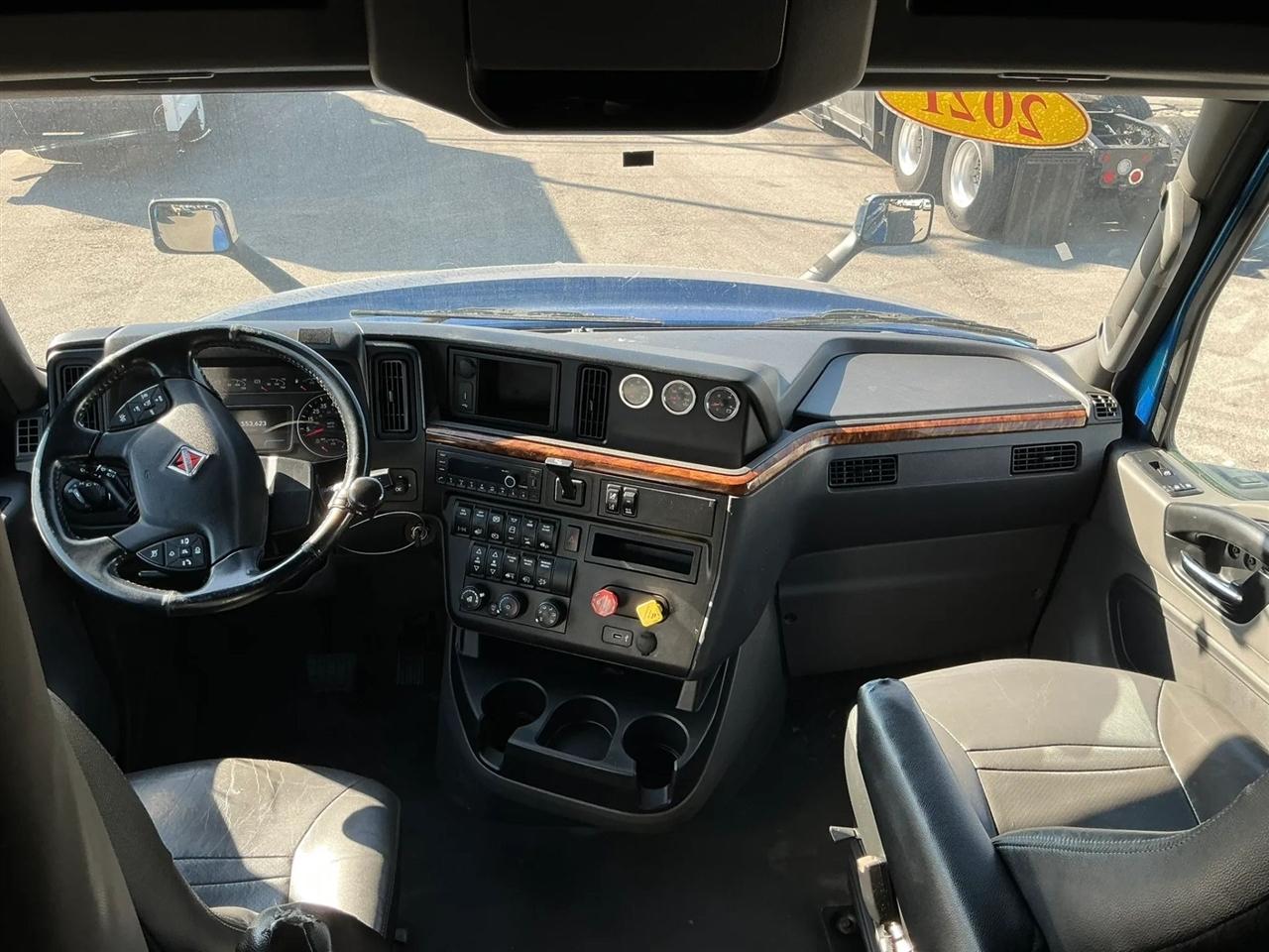 International LT62F  2021