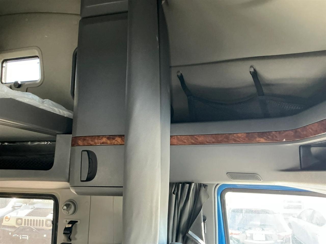 International LT62F  2021