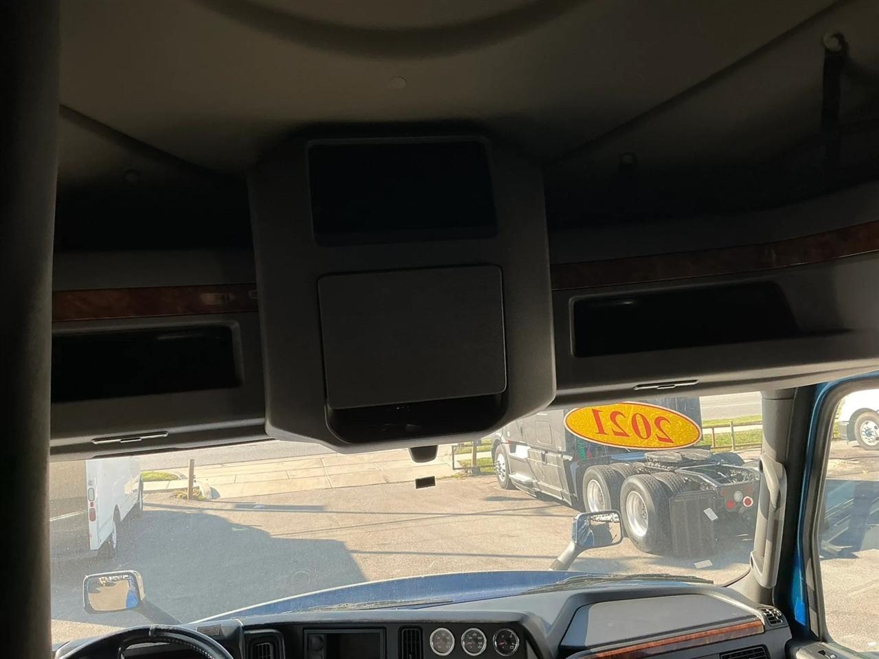 International LT62F  2021