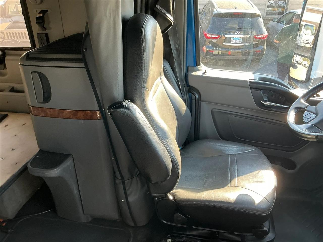 International LT62F  2021