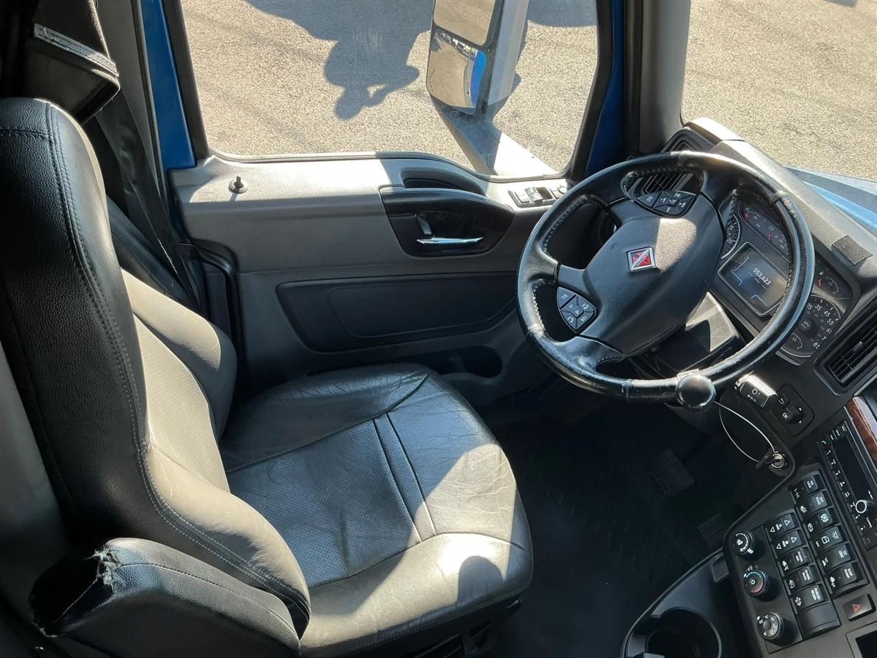 International LT62F  2021