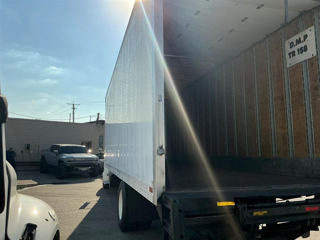Freightliner M2 106  2019