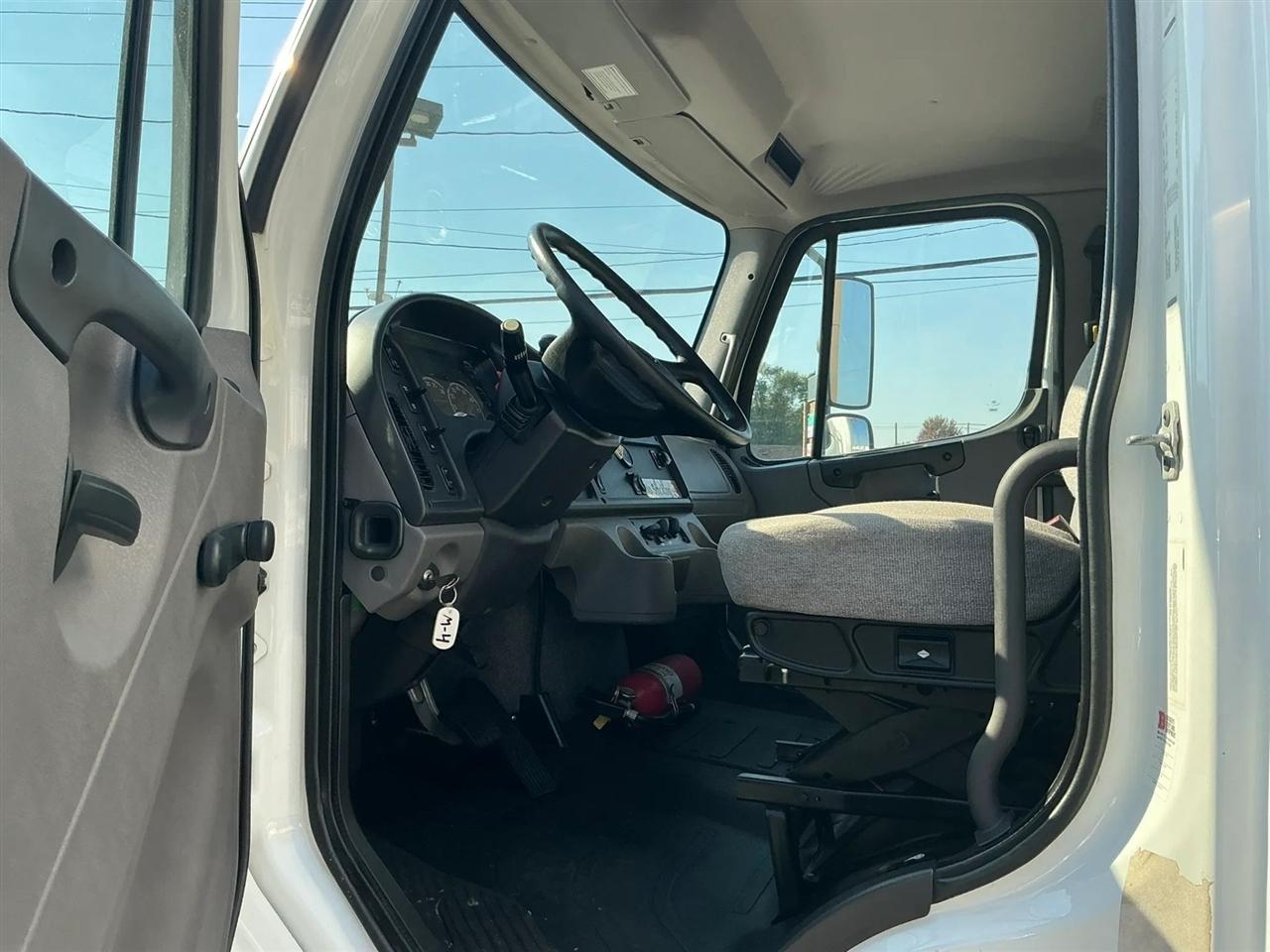 Freightliner M2 106  2019