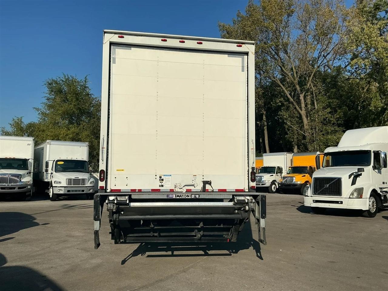 Freightliner M2 106  2019