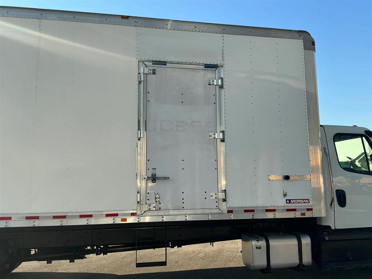Freightliner M2 106  2019