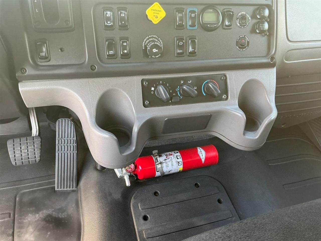Freightliner M2 106  2019