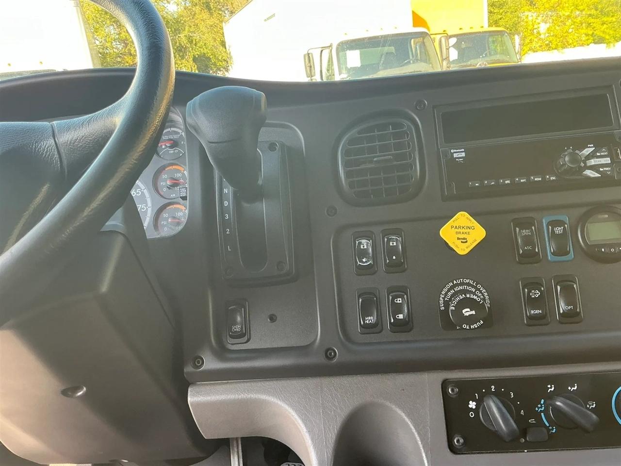 Freightliner M2 106  2019
