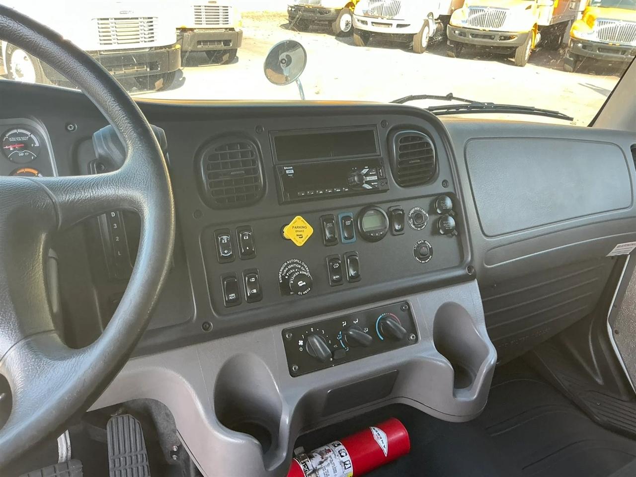 Freightliner M2 106  2019