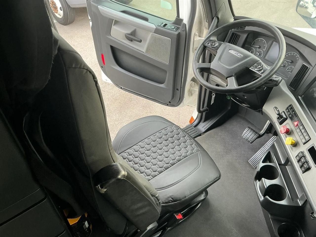Freightliner Cascadia  2021